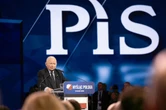 Handel na konwencji PiS. Cena książki o Kaczyńskim zwala z nóg