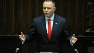 W garniturze Nawrockiego zabrakĹo jednego elementu. Stylista Probierza tĹumaczy