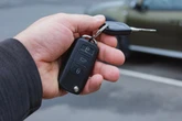 Zwykły kluczyk do auta? Wcale nie. Ukryte funkcje, o których nie mówi instrukcja