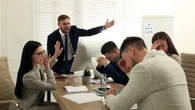 Toksyczni szefowie mają jedną wspólną cechę. Wiele osób ignoruje czerwoną flagę