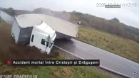 Makabryczny wypadek. Zestaw stracił przyczepność. Dwie osoby nie miały szans