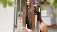 Fryzjerka ścięła jej aż 80 cm włosów. Zaskakująca metamorfoza 11-letniej Nikoli