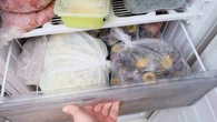 Masz te produkty zamrażarce? Sanepid ostrzega. Nadają się już tylko do wyrzucenia