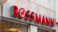 Rossmann wyprzedaje kultowe perfumy Calvina Kleina za 99 zł. Idealne zapachy na lato też w Notino