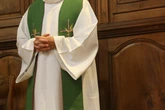 KsiÄdz zniknÄĹ, a zostaĹy dĹugi. Kto za to pĂłĹşniej zapĹaci?