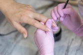 NakĹadam tylko trzy warstwy i mam paznokcie jak z bursztynu. KoleĹźanki pytajÄ, gdzie zrobiĹam