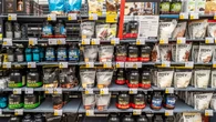 Polacy jedzÄ na potÄgÄ. Moda rozkrÄciĹa siÄ na dobre. Dietetyk: Skutki uboczne to czÄsty problem