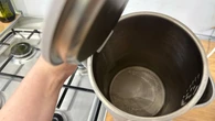 KupujÄ w sklepie i wkĹadam do czajnika. UciÄĹźliwy problem znika w pĂłĹ godziny