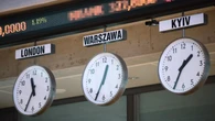 Ten szczegĂłĹ wyznacza kierunek wskazĂłwek zegara. Zawsze krÄcÄ siÄ w prawo. A mogĹy w lewo?