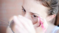 WyrwaĹaĹ pÄsetÄ
 brwi i nie odrosĹy? Ten trik moĹźe ci pomĂłc. WystarczÄ
 2 krople wieczorem