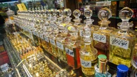 Zamiast płacić 700 złotych, wydają 150. Arabskie perfumy robią furorę w Polsce