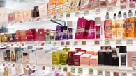 90 ml za mniej niĹź 50 zĹ? Rossmann wyprzedaje idealne perfumy na jesieĹ