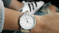 Nie wyrzucaj starego zegarka. Po tym triku bÄdzie wyglÄdaĹ jak biĹźuteria za setki zĹotych