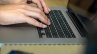 ZadzwoniĹ pod numer pokazany przez Al Google. NastÄpnego dnia z konta zaczÄĹy znikaÄ pieniÄdze