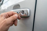 Kosztuje kilka tysięcy, a złodziej kradnie w 10 sekund jak cukierka z kieszeni. Kierowcy muszą uważać