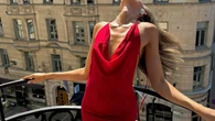 Jakie paznokcie wybraÄ do czerwonej sukienki? Te stylizacje dodadzÄ elegancji i szyku