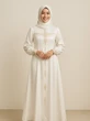 10 Model Gamis Putih Brokat dengan Aksen Batik Coklat Earthy Tone, Anggun dan Berkelas