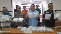Pasutri di Pekanbaru Pergi ke Mal Bawa Kado Ulang Tahun, Saat Dibuka Isinya 19 Kg Sabu