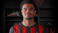 AC Milan Resmi Gaet Zachary Athekame, Jawaban untuk Krisis Bek Kanan