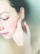 Hempas Kulit Kusam Saat Liburan dengan Perawatan Wajah Skinbooster