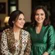 10 Model Atasan Brokat Wanita Usia 45 Tahun ke Atas, Tampil Elegan & Awet Muda di 2025