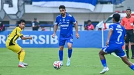 Debut Aneh Frans Putros di Persib Bandung: Bek Tengah Timnas Irak Malah Dimainkan Bojan Ho...