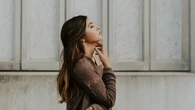8 Cara Ampuh Mencegah Kerutan, Kulit Tetap Kencang dan Glowing