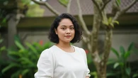 7 Model Rambut Keriting Pendek untuk Wajah Bulat, Tampil Lebih Tirus dan Stylish