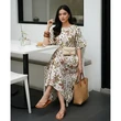 7 Inspirasi Outfit Dress Batik Batwing Modern, Elegan untuk Semi Formal & Santai