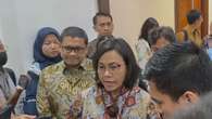 Daya Beli Warga Turun, Sri Mulyani Ungkap Penyebabnya