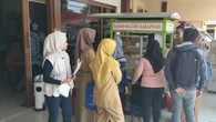 Sajian Bakso Gratis, Cara Polisi Manjakan Pemohon SKCK di Kudus