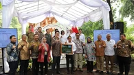 Indo Tambangraya Serahkan Pusat Persemaian Mentawir kepada Pemerintah