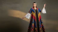 Kimono atau Cape? Pilih Outer Ajaib Ini Biar Brokatmu Tak Terasa Berat & Gerah