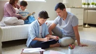 Peran Orang Tua Bentuk Anak Tangguh Finansial, Ini Cara Ajarkannya Sejak Dini