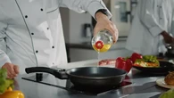 Kenapa Minyak Goreng Cepat Menghitam? Ini Penyebab, Dampak, dan Cara Mencegahnya