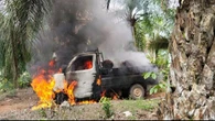 Emosi, Warga Bakar Mobil Ninja Sawit