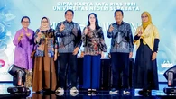 Batik Arumi Bachsin saat Hadiri Acara Cipta Karya di Surabaya, Tampil Cantik dan Elegan
