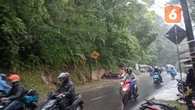 Hujan Tak Mengurangi Minat Wisatawan ke Pantai Palabuhanratu Sukabumi