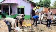 Banjir Rob Terjang Pesisir Tablolong NTT, Ribuan Warga Mengungsi