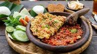 Resep Telur Dadar Penyet Sambal Terasi, Lauk Ekonomis Lezat yang Bikin Nambah Nasi