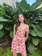 7 Potret Terbaru Laura Moane dengan Dress Motif Bunga, Gaya Feminin untuk Usia 19 Tahun