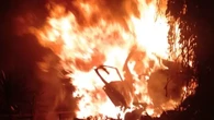Mobil Tabrak Pohon hingga Terbakar di Surabaya Sebabkan 2 Orang Tewas, Sopir Diduga Mabuk
