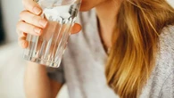 6 Tanda Kamu Tidak Cukup Minum Air, dari Lelah hingga Pingsan