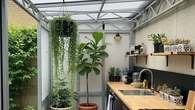 8 Model Dapur Semi Outdoor dengan Atap Polycarbonate Bergelombang, Estetik dan Anti Pengap