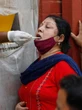 Abaikan Pakai Masker dan Jaga Jarak Sosial, Kasus COVID-19 di India Melonjak