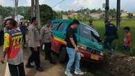 Misteri Mayat Lelaki Tua Dalam Angkot Jurusan Majalaya-Gede Bage yang Terperosok di Garut