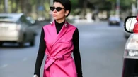 Tips Padu Padan Fashion Warna Terang yang Bikin Tampilan Elegan dan Modern