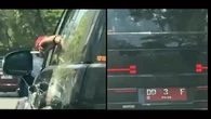 Viral Penumpang di Mobil Dinas Ketua DPRD Bantaeng Merokok, Puntung Dibuang ke Jalan Gangg...