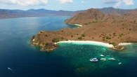 Misteri di Balik Keindahan Pantai Pink Labuan Bajo