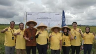 Perkuat Ketahanan Pangan Nasional, Bank Mandiri Bantu Petani Kebumen Hadapi Risiko Gagal P...